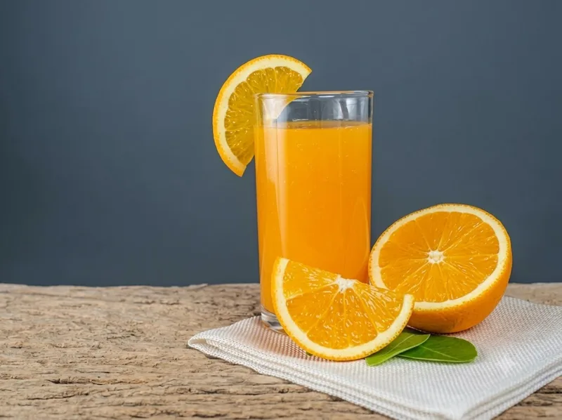 Cam nguyên quả thường dễ kiểm soát khẩu phần hơn nước ép cam